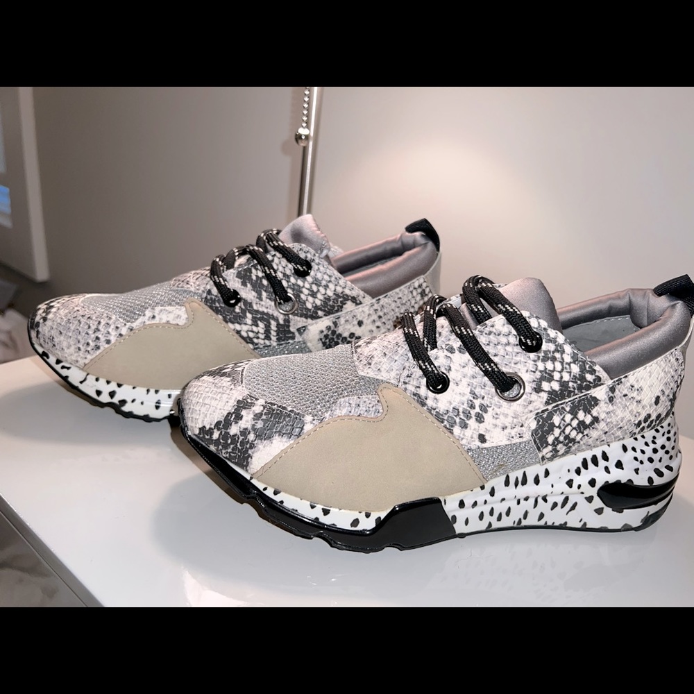 Brand New, Steve Madden, Cliff Natural Snake Sneaker. Size 6.